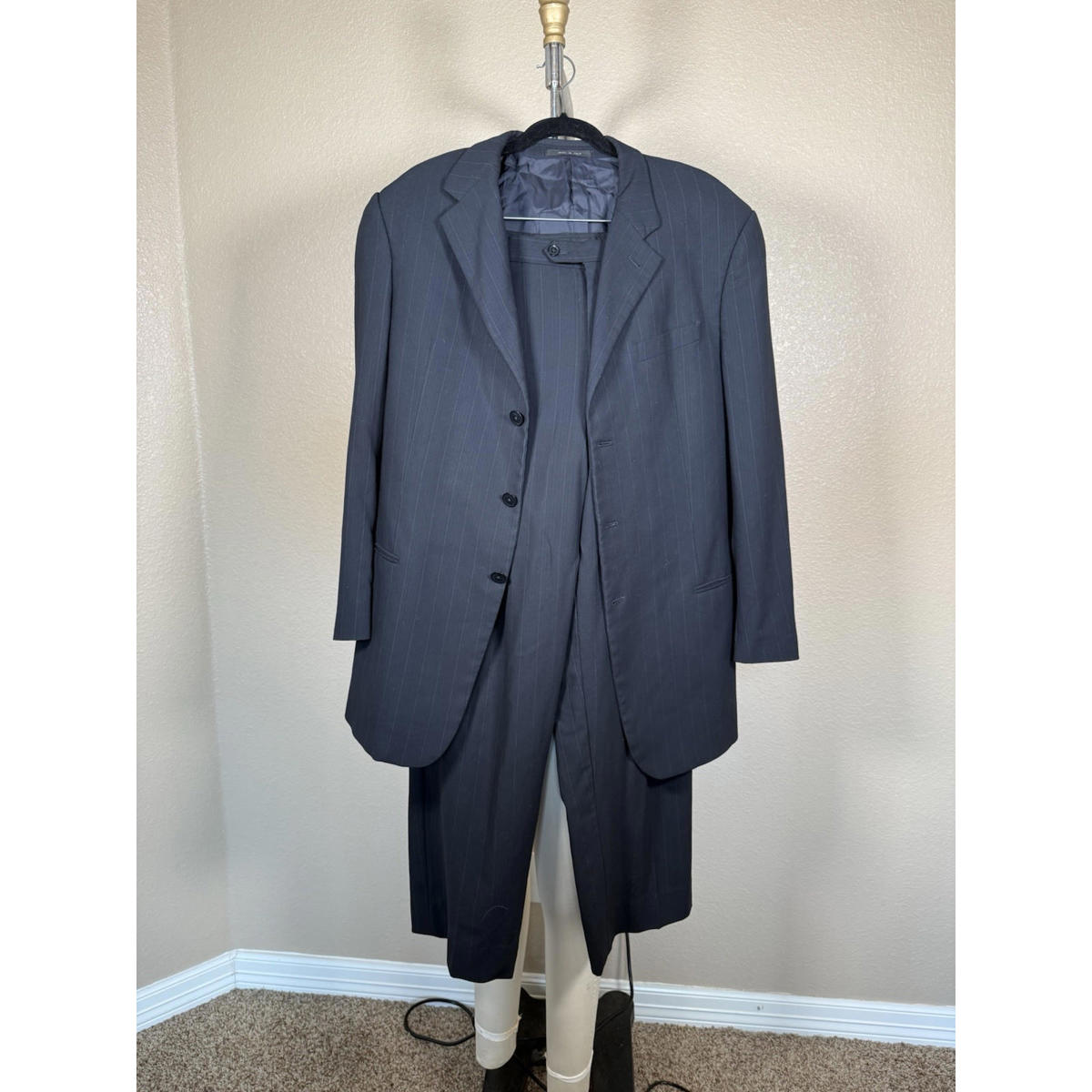 Armani Collezioni 2 Piece Dark Blue Pinstripe Suit 100% Wool Made In Italy Sz 44